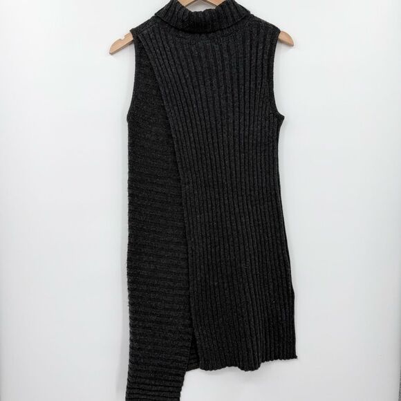 Krimson Klover Asymmetrical Rib Sleeveless Knit Tunic Top | Charcoal Gray | XS - Picture 3 of 8